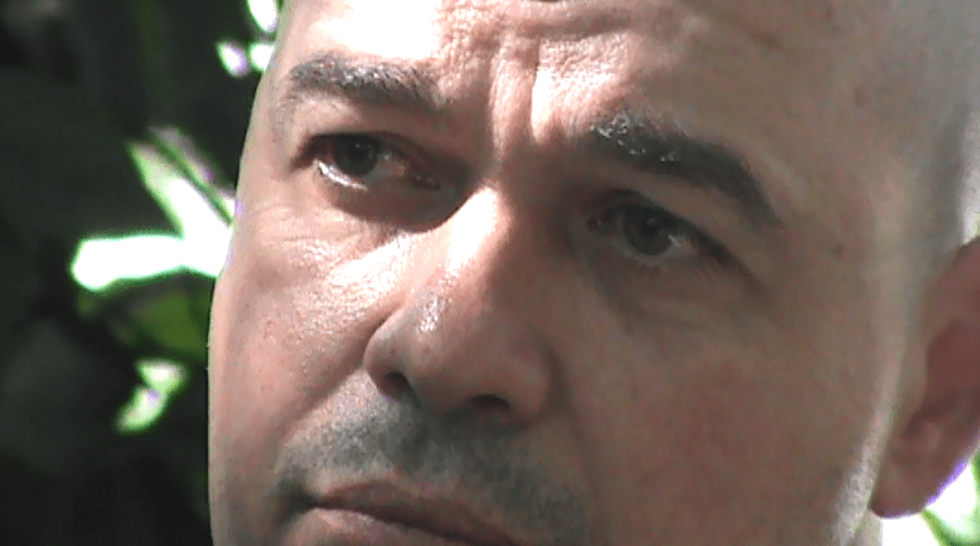 padre-beto-em-close-no-rosto